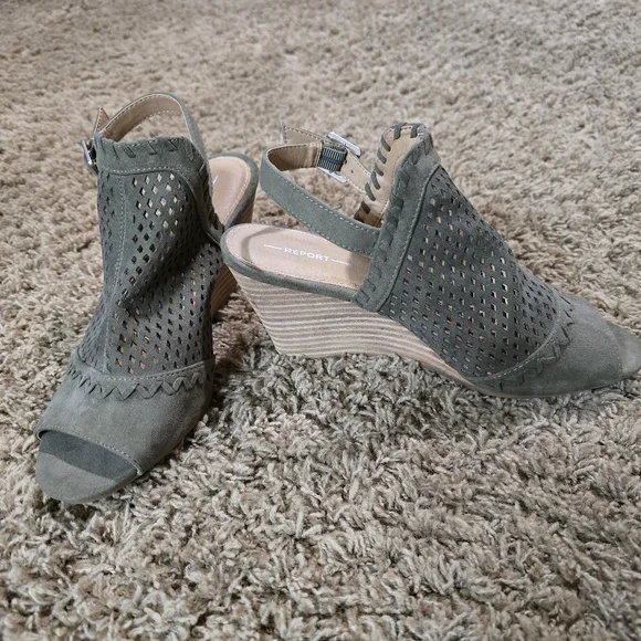 "Report" Olive Green Wedge Shoes with Stylish Designc, Size 8.5 - Picture 3 of 10